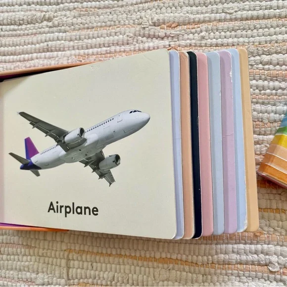 Lovevery Flash Cards -box set- - Picture 5 of 8